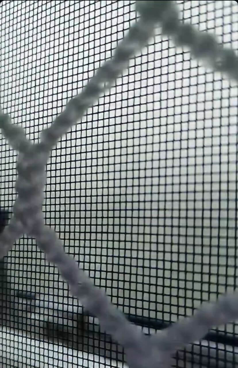 Rede de proteção e tela mosquiteira, proteção em dobro.